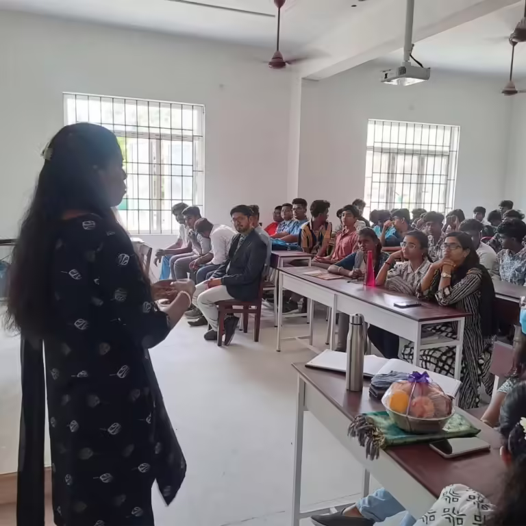 On The Occasion Of 'small Industries Day', The Department Of Commerce At Manikam Ramaswami College Of Arts & Science (mrcas) Hosted A Significant Session Titled 'india's Vision 2047 The Role Of Entrepr (1)