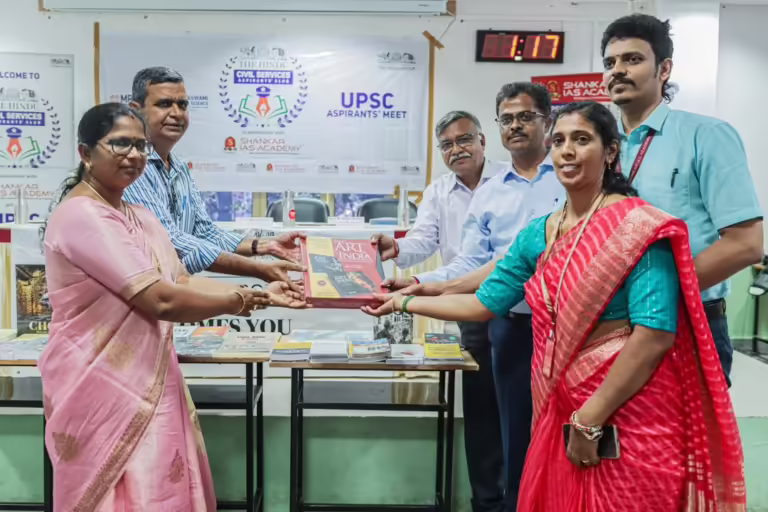 We Are Proud And Delighted To Inform That The Hindu's Civil Services Aspirants' Club In Association With Shankar Ias Academy And Manikam Ramaswami College Of Arts & Science (mrcas) Conducted Upsc Aspirants' Me