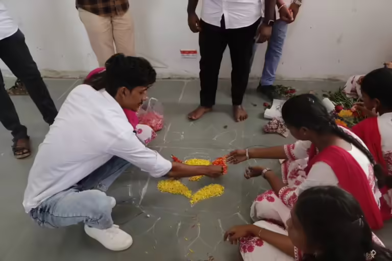 The Shakthi Women's Cell @ Mrcas, In Collaboration With The Department Of Commerce, Orchestrated A Vibrant Onam Celebration At Mrcas, Infusing The Campus With Festive Energy And Cultural Richness. The E (2)